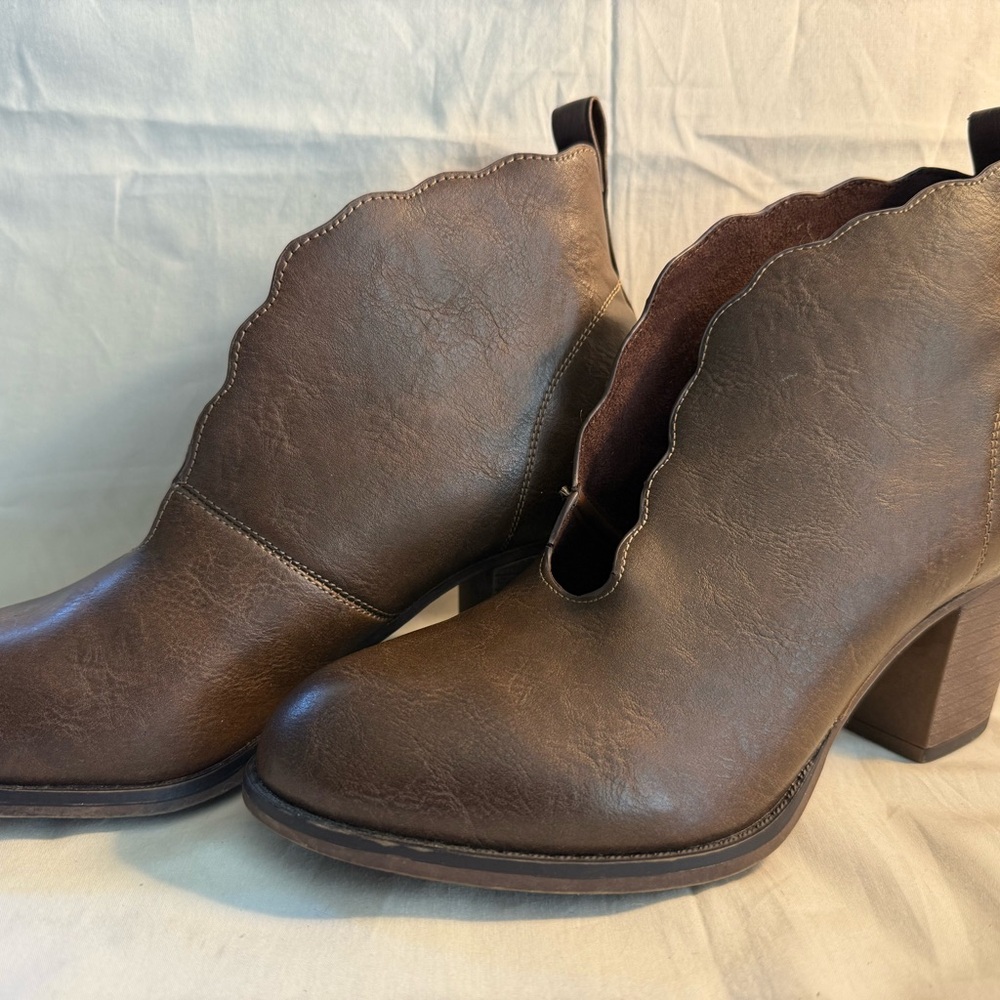 Mata Brown Slip-on Ankle Boots with Scalloped Western Flair